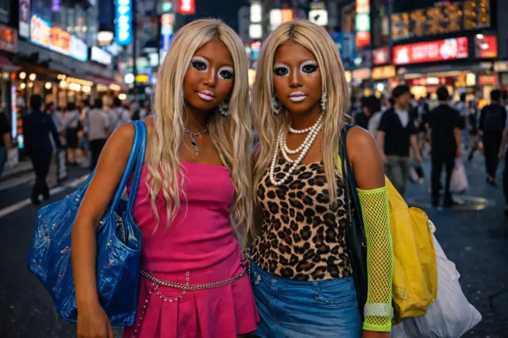 راهنمای کامل استایل گیارو: از Ganguro تا Reiwa Gyaru + راهنمای آرایش و ست کردن